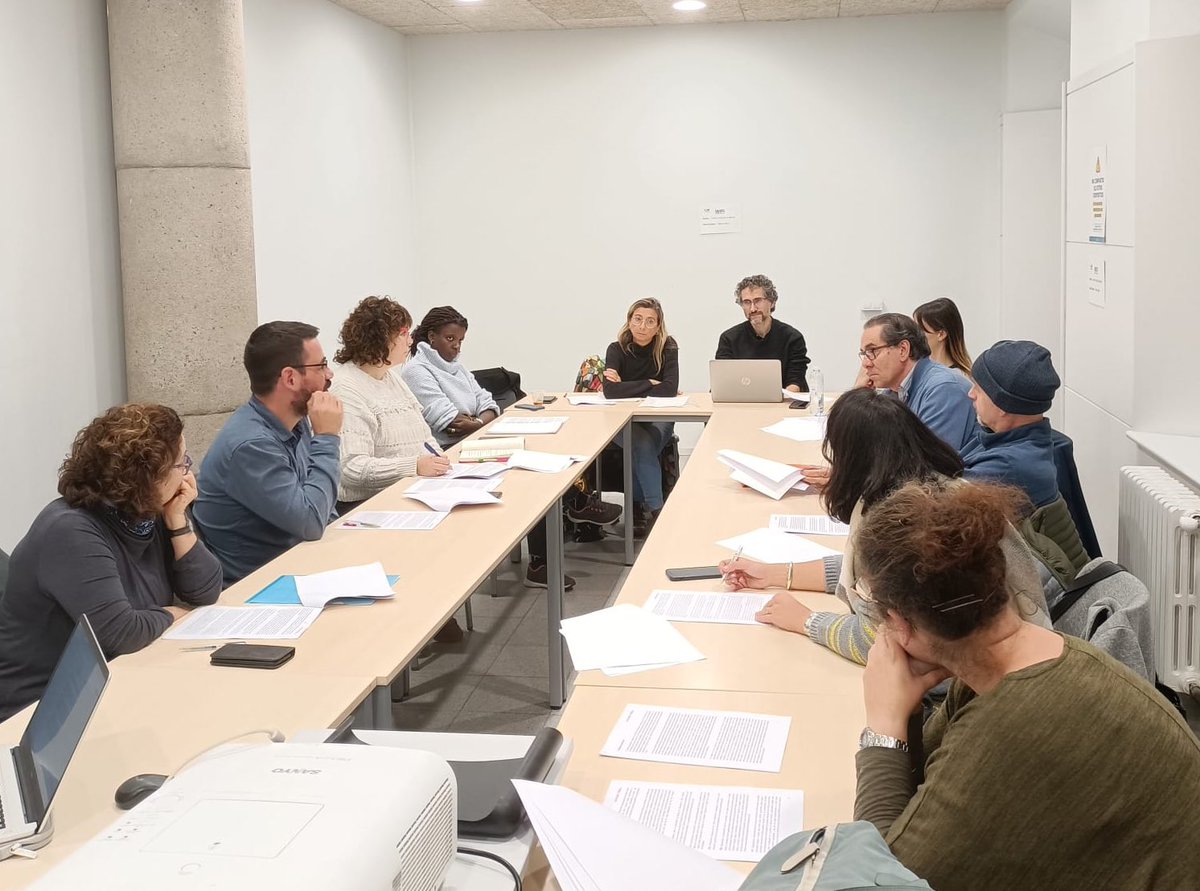 GuanyemGirona's tweet photo. ✨Avui acabem el cicle de taules obertes per començar a treballar el nostre pla de govern.

🗣️ Més de 80 persones.
🏡 9 barris de Girona.

📚🖍️🏐🛍️🏘️🗳️✊🫒
Fem camí cap a una ciutat habitable i ecològica, de drets i d'oportunitats, que cuida i que educa, de cultura i republicana! https://t.co/GaXFurvCIK