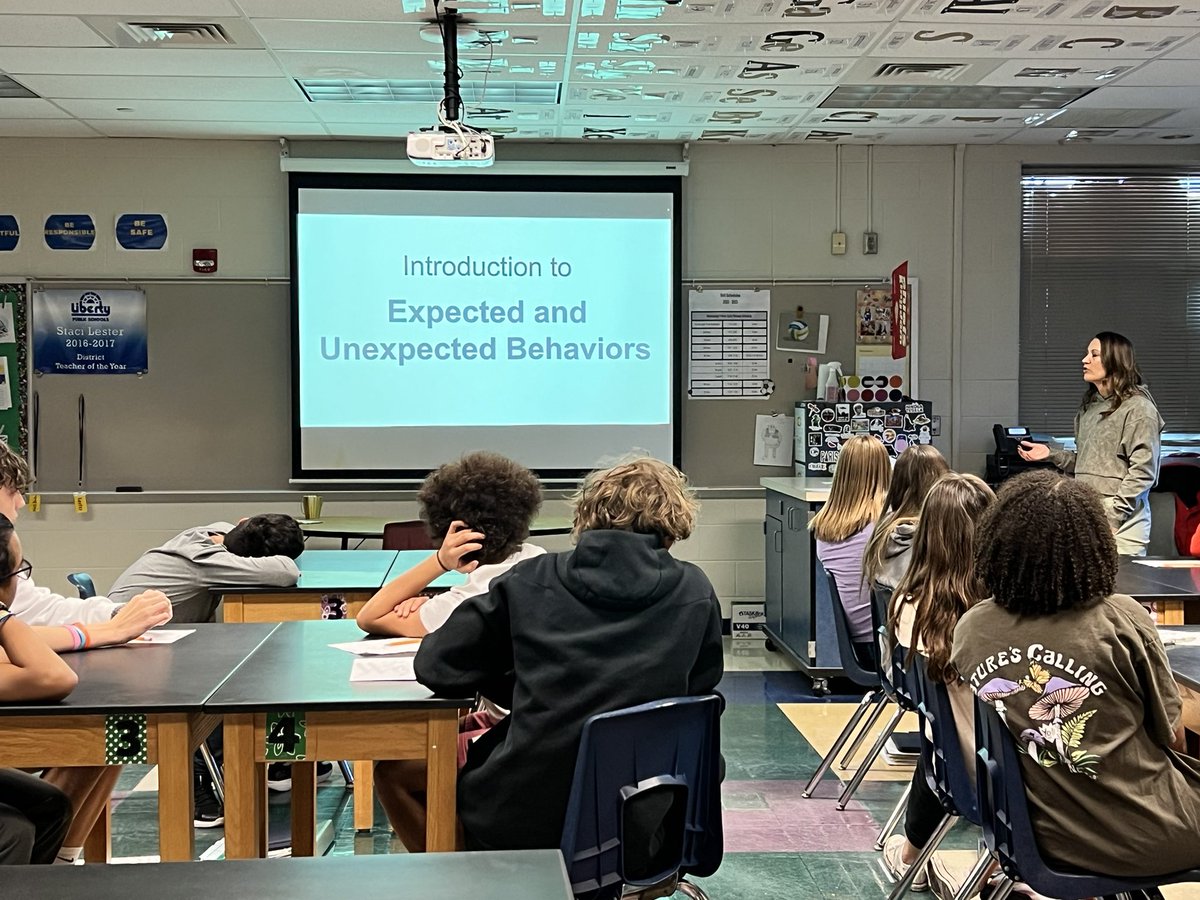 Staci Lester tweet media