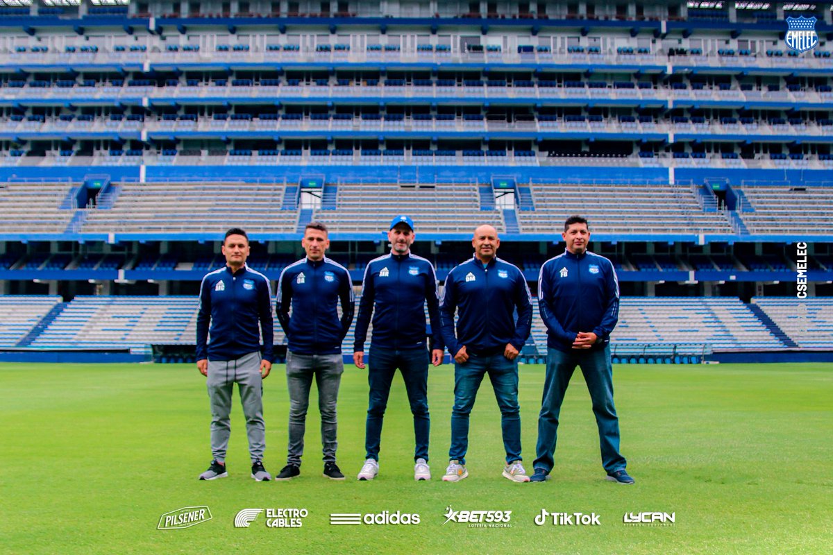 CSEmelec's tweet photo. 👥 El profesor Miguel Rondelli será acompañado en su cuerpo técnico por:

✅ Omar Andrade AT 🇪🇨
✅ Diego Mafla PF 🇪🇨
✅ Freddy Bone PA 🇪🇨
✅ Miguel Cevallos AV 🇪🇨

#PorEmelec #SiempreJuntos🤜🏻🤛🏻⚡ https://t.co/trWNXhGEUE