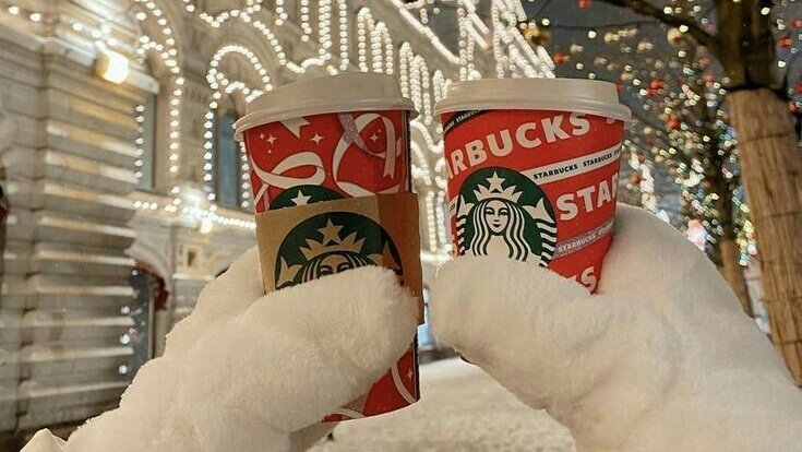 fulgescritos's tweet photo. jeongho au ━ CHRISTMAS EVE.

El gato de Mnho se escapa de casa muy seguido, y como no tenía muchos planes para Noche Buena, decidió seguirlo.

Jeongn recibe una visita gatuna casi todas las noches, y unas horas antes de Navidad también. Pero no sería sólo un gato esa vez. https://t.co/v2rBa2Yf01