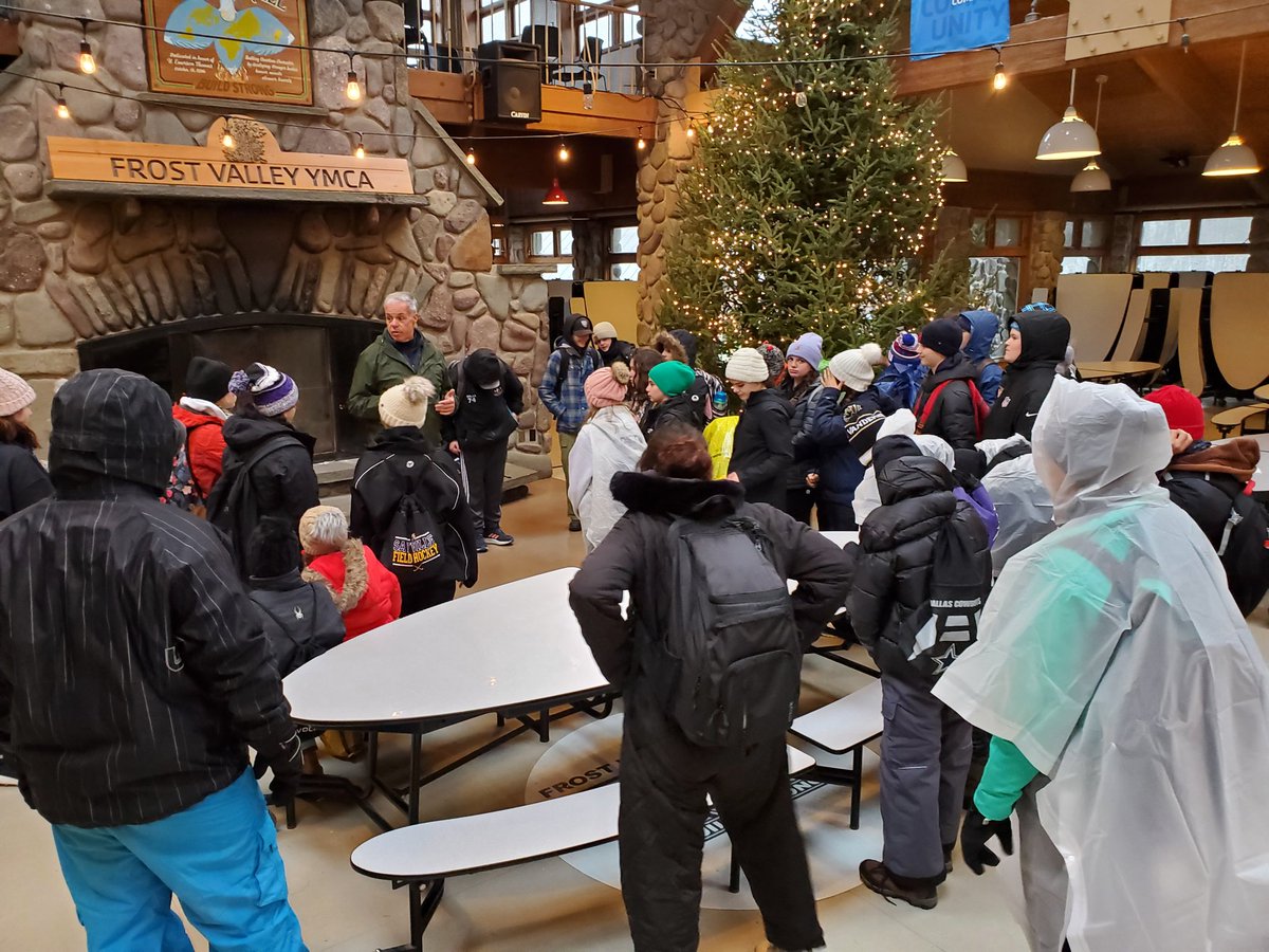 Pre-hike briefing from Mr. Shaw! A little rain can't stop SMS #sayvillems #RaiseTheBar