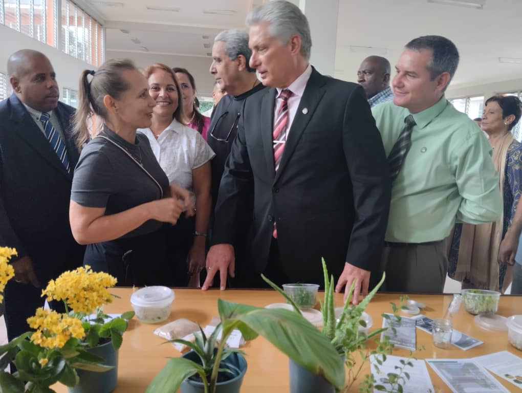 Participa el <a href="/IBPCU/">Instituto de Biotecnología de las Plantas</a> en la feria por el 70 aniversario de la <a href="/UCLVCU/">UCLV 🇨🇺</a> mostrando los resultados científicos alcanzados en su #30aniversario <a href="/UCLVCU/">UCLV 🇨🇺</a> <a href="/CubaMES/">MES</a> <a href="/PresidenciaCuba/">Presidencia Cuba 🇨🇺</a>