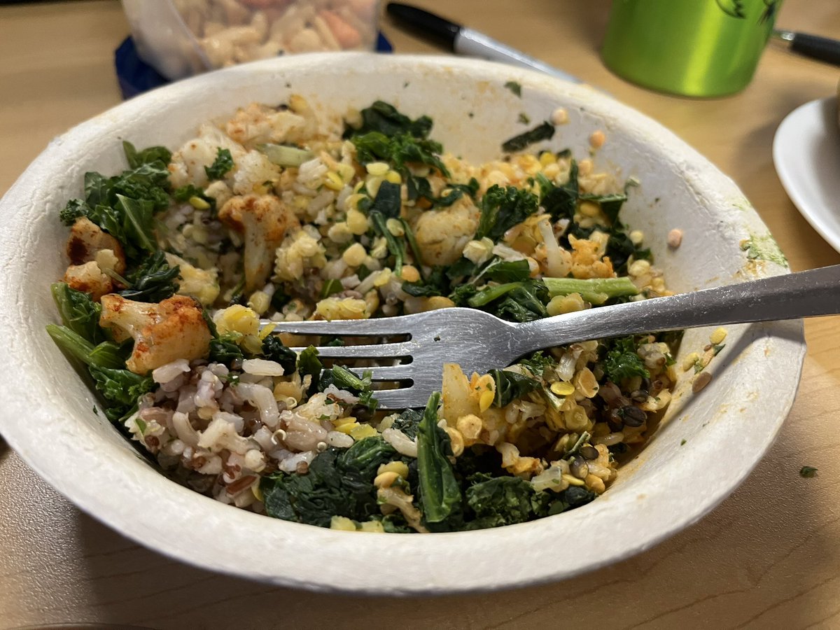 carecgy's tweet photo. These are so good! Let me find the box! Great meal for a time crunch. #plantbased #rice #sofood #cauliflowercurry #health #water 👌 https://t.co/bK5RBI7eWF