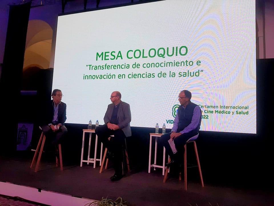 Videomed_es's tweet photo. Francisco J.Vaz, Gerardo Blanco y Eulalio Ruiz,en el coloquio de @Videomed_es 
"Transferencia de conocimiento e innovación en ciencias de la salud". Podéis seguirlo a través de https://t.co/EzPPDcihTh https://t.co/DmofQFkPM9