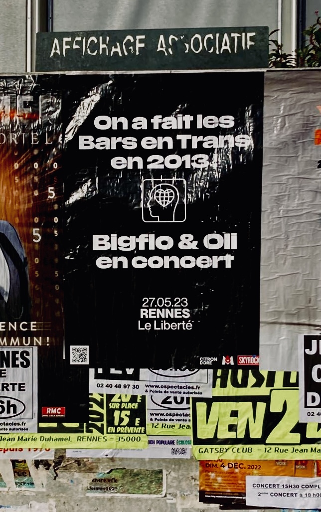 bars_en_trans's tweet photo. ✨Belle surprise ce matin dans les rues de Rennes : @bigfloetoli  nous replongent en 2013 quand ils jouaient à #BarsEnTrans ! L'occasion d'annoncer leur date... au Liberté le 27/03/2023 (ils ont bien grandi depuis) ! https://t.co/glnAucziez