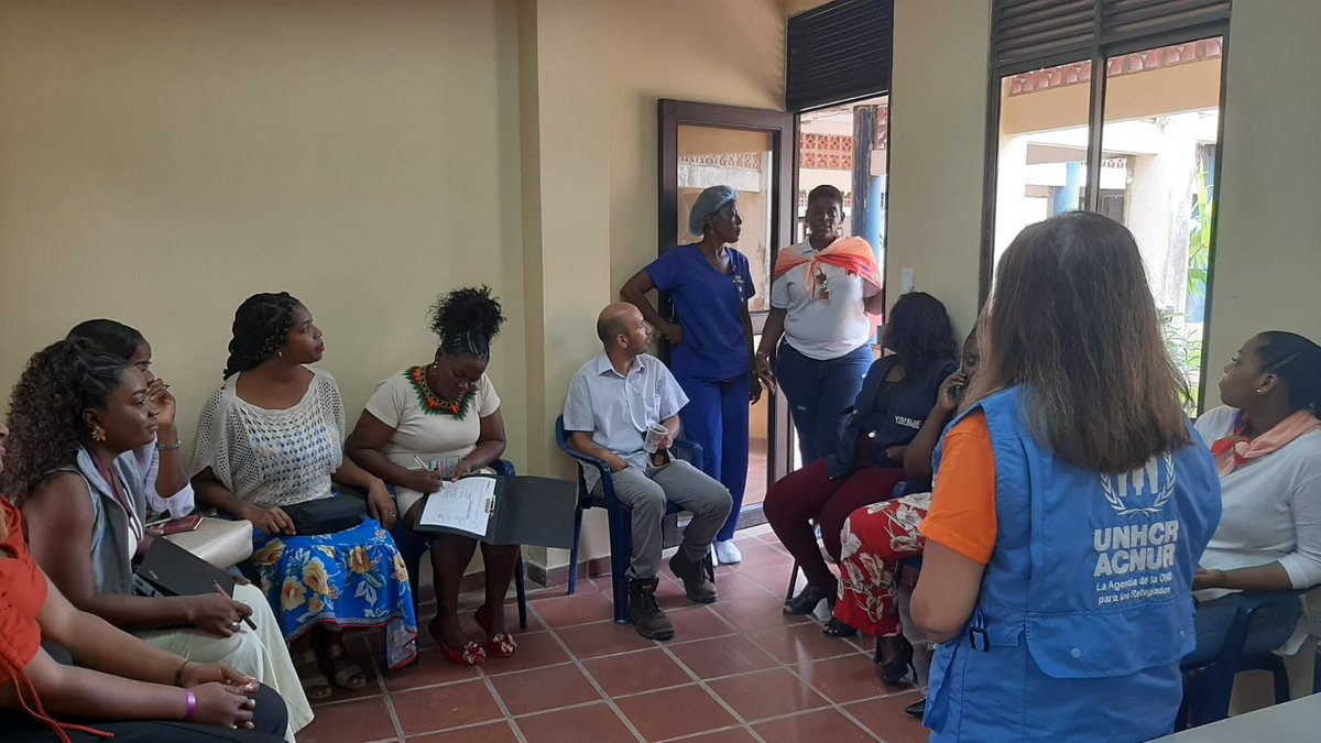 AcnurColombia's tweet photo. 📢 En los #16DíasdeActivismo
El equipo de la Casa de Justicia de Quibdó se pinta de naranja 🧡 y sigue trabajando en la prevención de las violencias contra las mujeres desplazadas y refugiadas a través de #SafeFromTheStart y Colectiva Justicia Mujer, con apoyo de ACNUR
#Únete https://t.co/UBbg0ywnM3