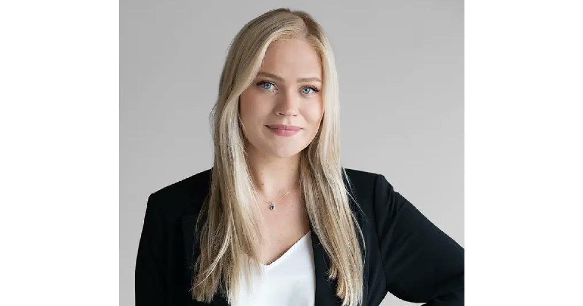 NCBAorg's tweet image. NCBA member Sydney ter Avest recently joined @CarruthersRoth. Congratulations! 👏 Read Checking In on the #NCBarBlog to keep up with the latest moves and changes on the N.C. legal scene: buff.ly/3VA9YZ0.