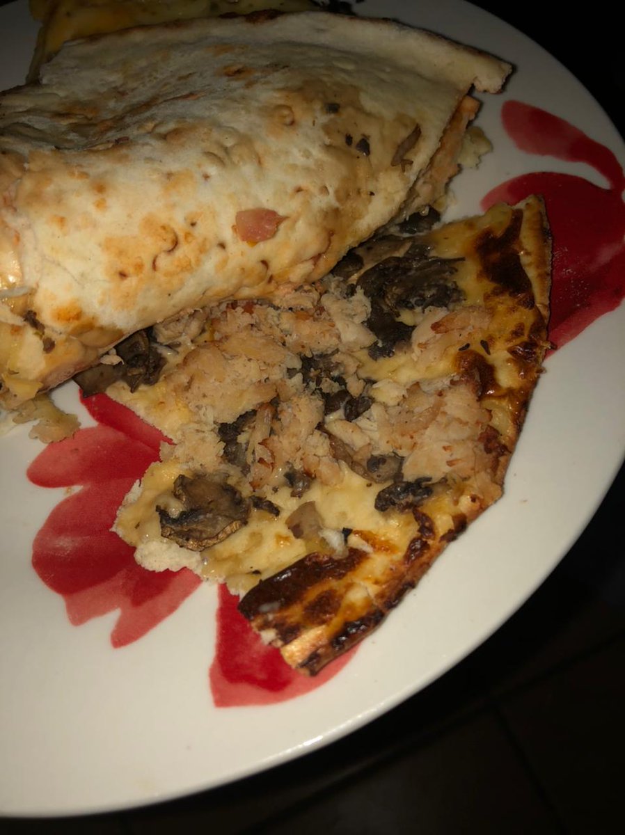 Mr_SoulNap's tweet photo. #debonairspizza
Imagine paying R209 for this rubbish @DebonairsPizza you need to close down your store at Thorntree plaza, this is completely nonsense https://t.co/tp0zvyPJB6