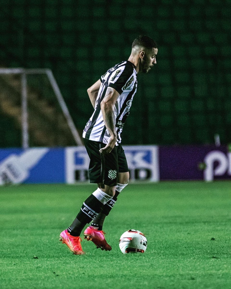Obrigado mais uma vez <a href="/FigueirenseFC/">Figueirense FC</a> 

Para mim sempre foi e sempre será uma honra vestir essa camisa alvinegra, obrigado a todos que fizeram parte dessa minha segunda passagem nesse clube que eu tenho um carinho enorme … 🌪️🖤