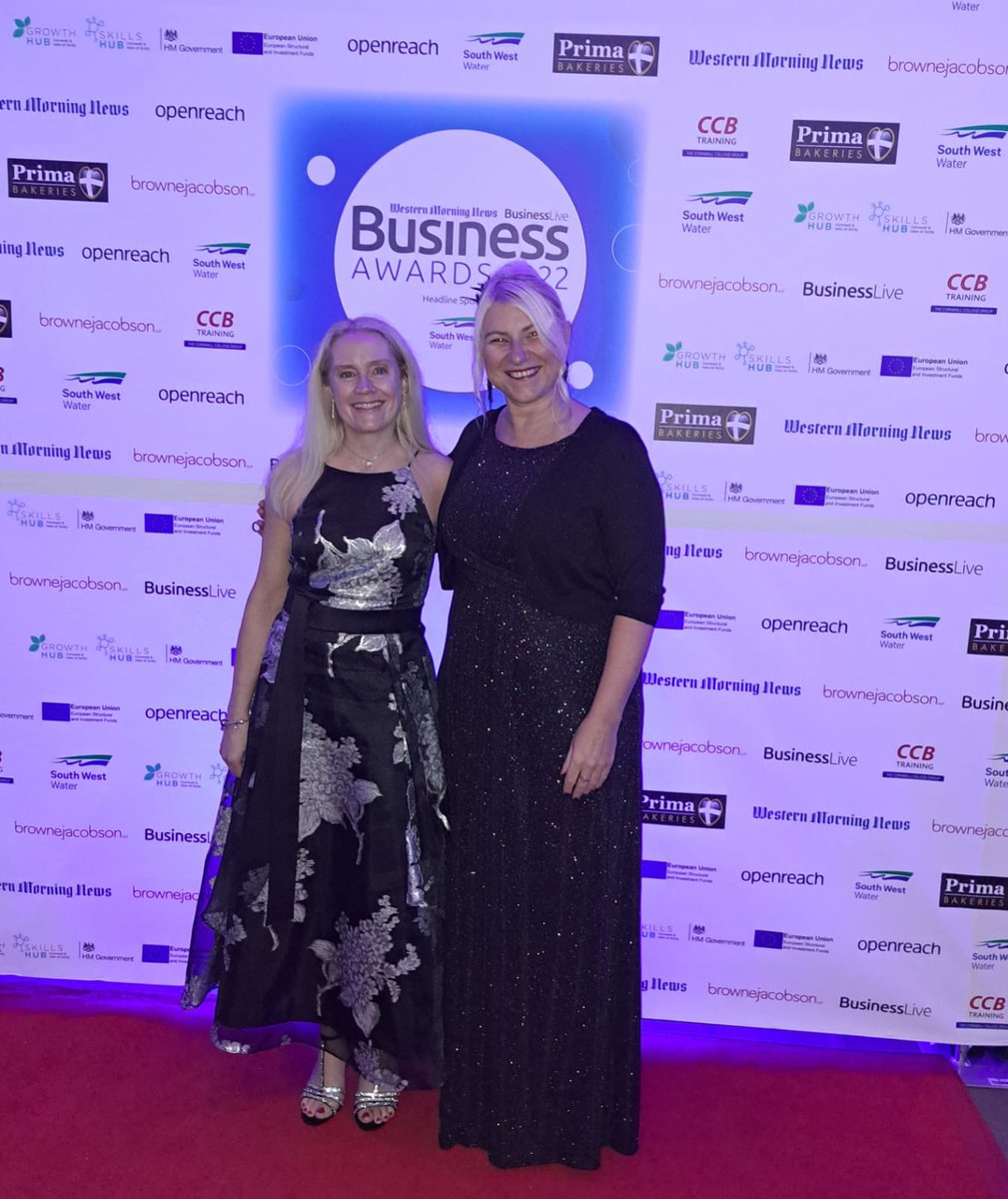 All dressed up and ready for the #WMNBusinessAwards. Good luck to all of tonight’s finalists 🤞🤞

#InnovationAwards #TeamLaunchpad 
@plymouthcc @JCPinPlymouth