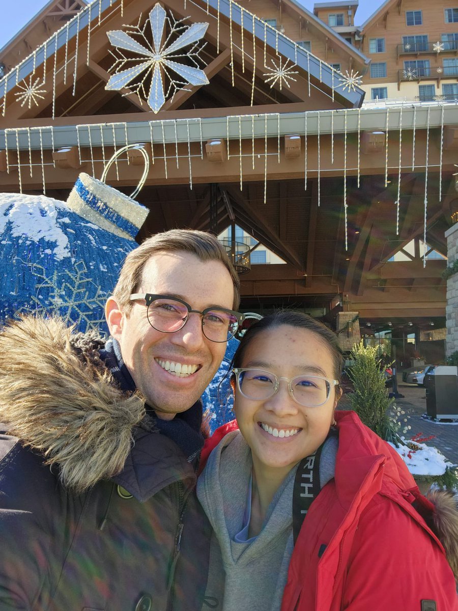 CatherineChanMD's tweet photo. @FMIGS1 graduation tonight! Can’t wait for #AAGL22 conference to begin! @AAGL @DrEricCrihfield @UAcholonuJr @DrNimaroff https://t.co/LhVsLwTcdF
