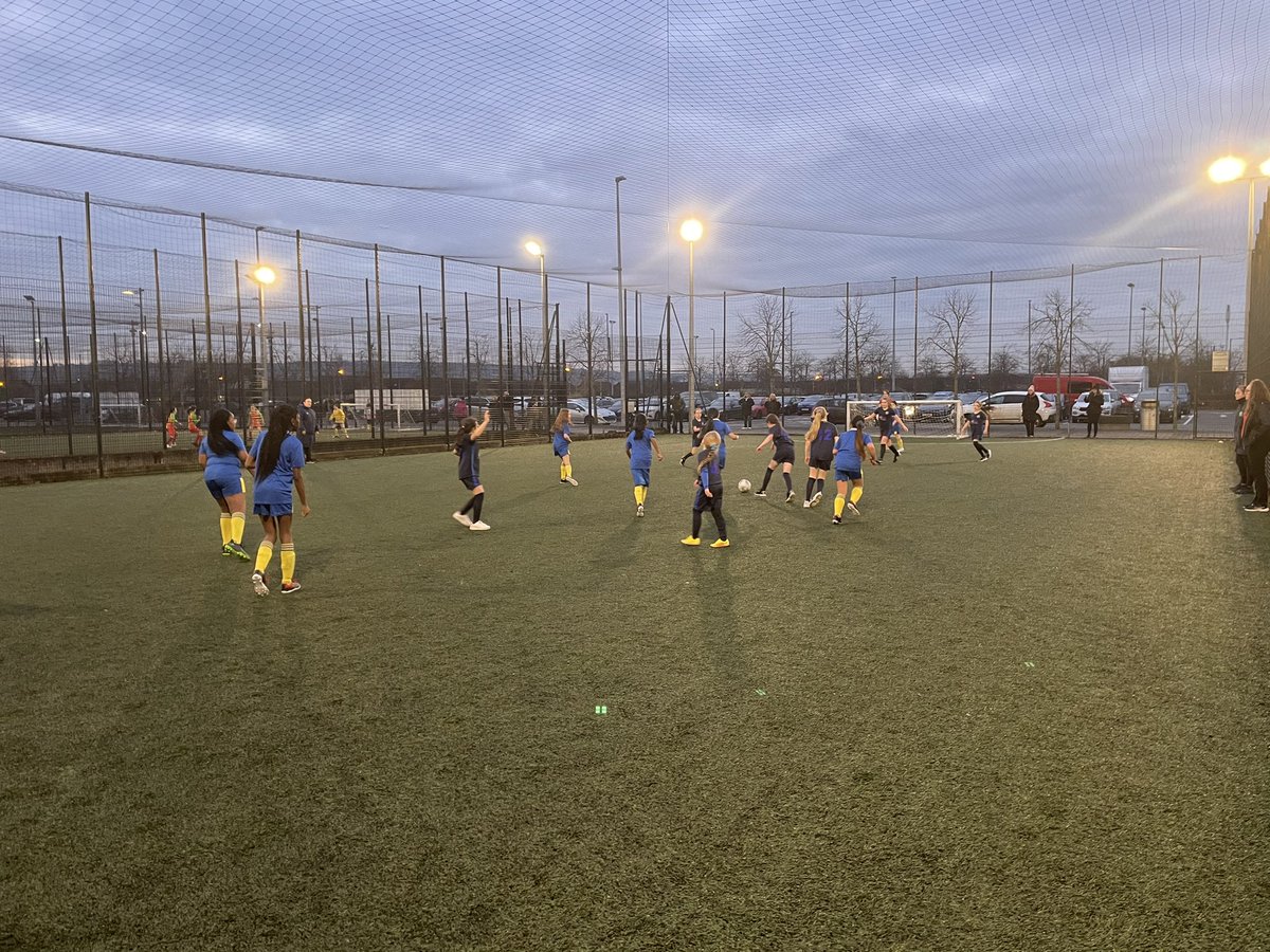 Jenn20Free's tweet photo. Incredibly proud of these girls 😊 what a fantastic performance at their first local schools tournament. Drawing their first match &amp; winning their second 👏🏻 @HaghillTeam @activeschoolsgb https://t.co/PCNdobIx89