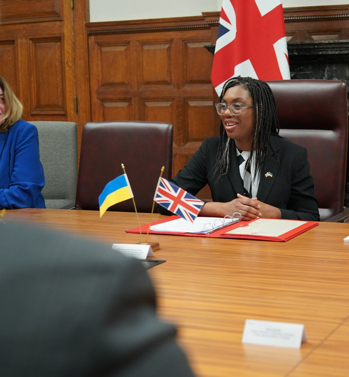 Today <a href="/YuliaSvyrydenk3/">Yulia Svyrydenko</a> and I agreed a historic digital trade deal that paves the way for a new era of modern trade between the UK &amp; Ukraine 🇬🇧 🇺🇦

It will help our businesses and governments collaborate to protect jobs, livelihoods, and families now and in #Ukraine’s future