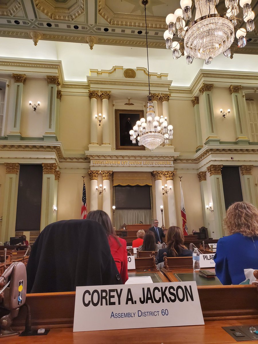This is what it means to serve: Assemblymember @KenCooley lost his re-election and showed up on his last day in office to offer support &amp; wisdom to the incoming class. A true statesman. He will be missed. 

Welcome, soak it all in, my friend! @jackson835 