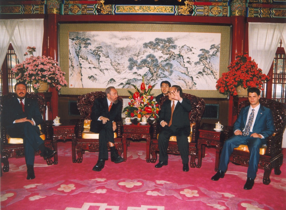 Duele cuando parte tan buen amigo de #Cuba y de #FidelPorSiempre.

¡Gloria eterna a Jiang Zemin!