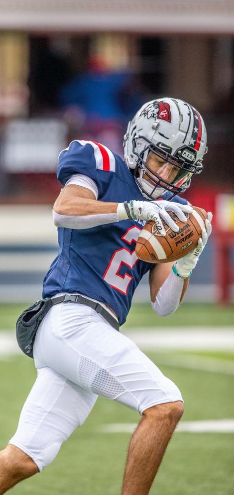 GradyRewis's tweet photo. Extremely blessed to receive another offer from the University of the Cumberlands!!
@TFA_Athletics 
@Royals__FB 
@UCCoachMorris 
@UCPatriotFball 
@UC_Patriots https://t.co/LlsAXV1TaY