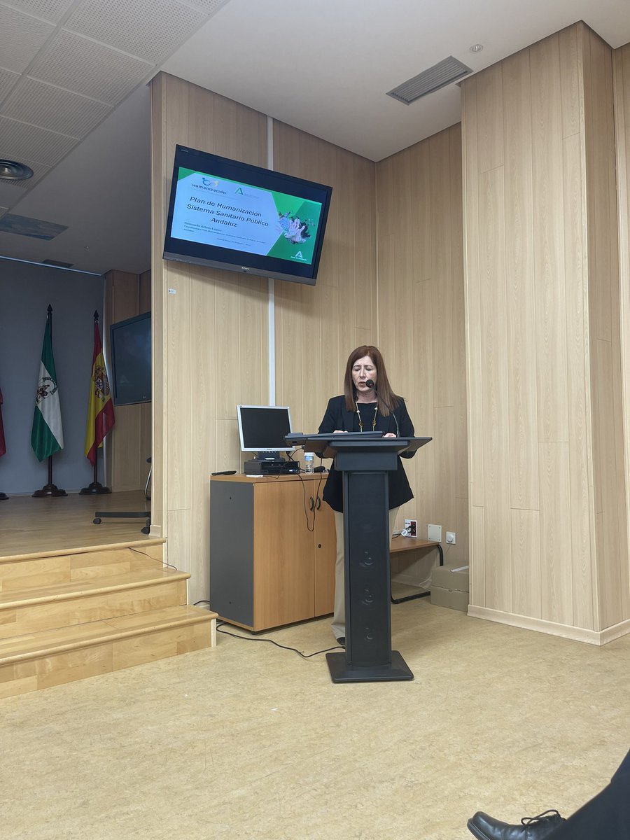 Catisoripi's tweet photo. Celebración del día de La Inmaculada en el @AgsnaO, ponencia de @CheloArtero “Plan de Humanización de SSPA” @HumanizAndal https://t.co/UYNzO8gQAE