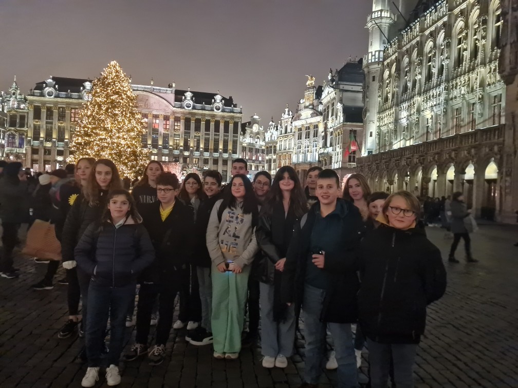 Les éco-délégués du <a href="/ClgBarbey/">ClgBarbey</a> ont visité le Parlement européen <a href="/Europarl_FR/">Parlement européen en France</a> , échangé avec <a href="/DavidCormand/">David Cormand🌻🇪🇺🌍🌏🌎</a> et découvert la @VilleBruxelles ! #ParcoursCitoyen #labelE3D <a href="/LaManche50/">Département de la Manche</a> <a href="/EddCaen/">Equipe EDD Normandie</a> <a href="/dsden50/">DSDEN 50</a> <a href="/ac_normandie/">Académie de Normandie</a>