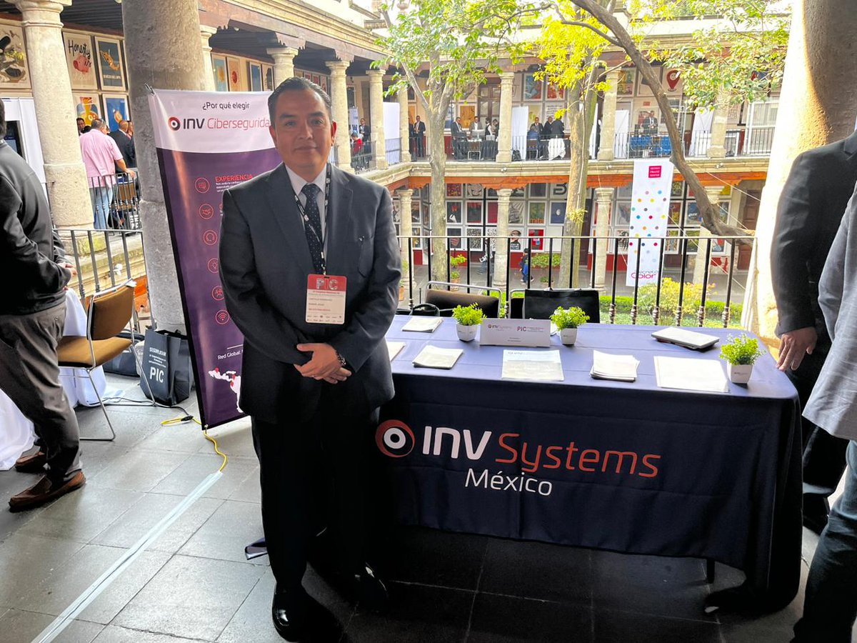 AMESP_oficial's tweet photo. Lic. Gustavo Espinosa de @GsiSegPrivada - Lic. José Luis Calderón de @EximcoI - Ramón Jesús Castillo de #INVSystemsMéxico - Lic. @EnriqueTapiaP de @ALTAIRCONSULTO2 - Ing. @BLINDAJE007 de #DistribucionesEImportacionesDelPedregal - Pablo Ortiz Monasterio de @AS3Driving 

#SoyAMESP https://t.co/79G1fk3unV