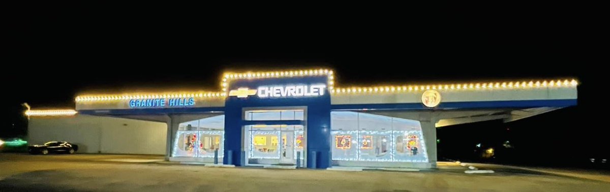 kenna_82371's tweet photo. I LOVE the “old school” feel of this Christmas pic of our Chevrolet/Buick dealership💙🌲🎅🏻 #GraniteHillsChevyBuick #Llano #smalltown #bigservice #MerryChristmas @freshflashash @KirkWhitehead10 https://t.co/nBp0mI57Bp