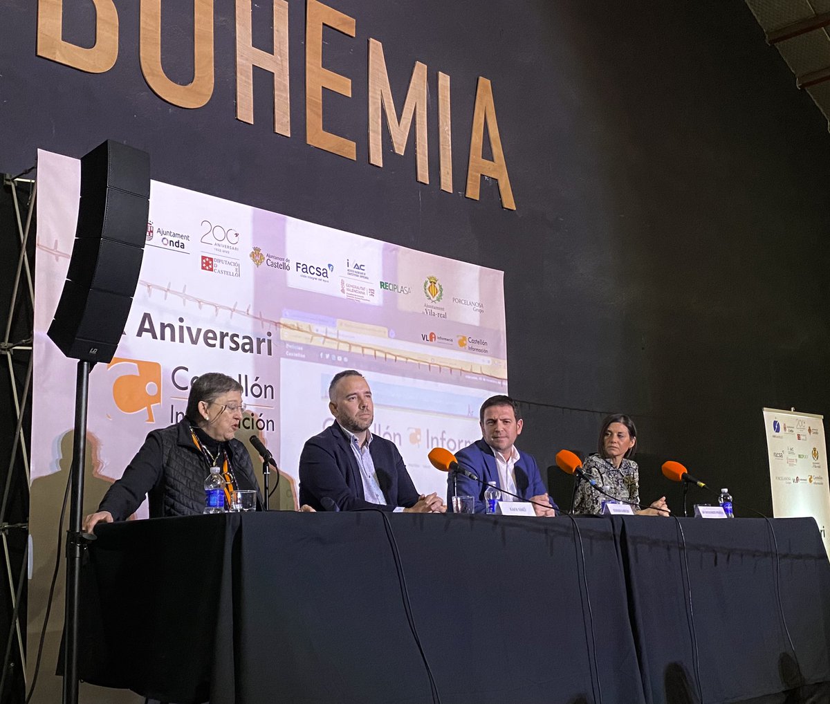 Continuamos con la directora general de internacionalización de la Conselleria, María Dolores Parra; el Teniente Alcalde del Ayuntamiento de Castellón, Ignaci Garcia; y el presidente de la autoridad portuaria de Castellón, Rafa Simó.