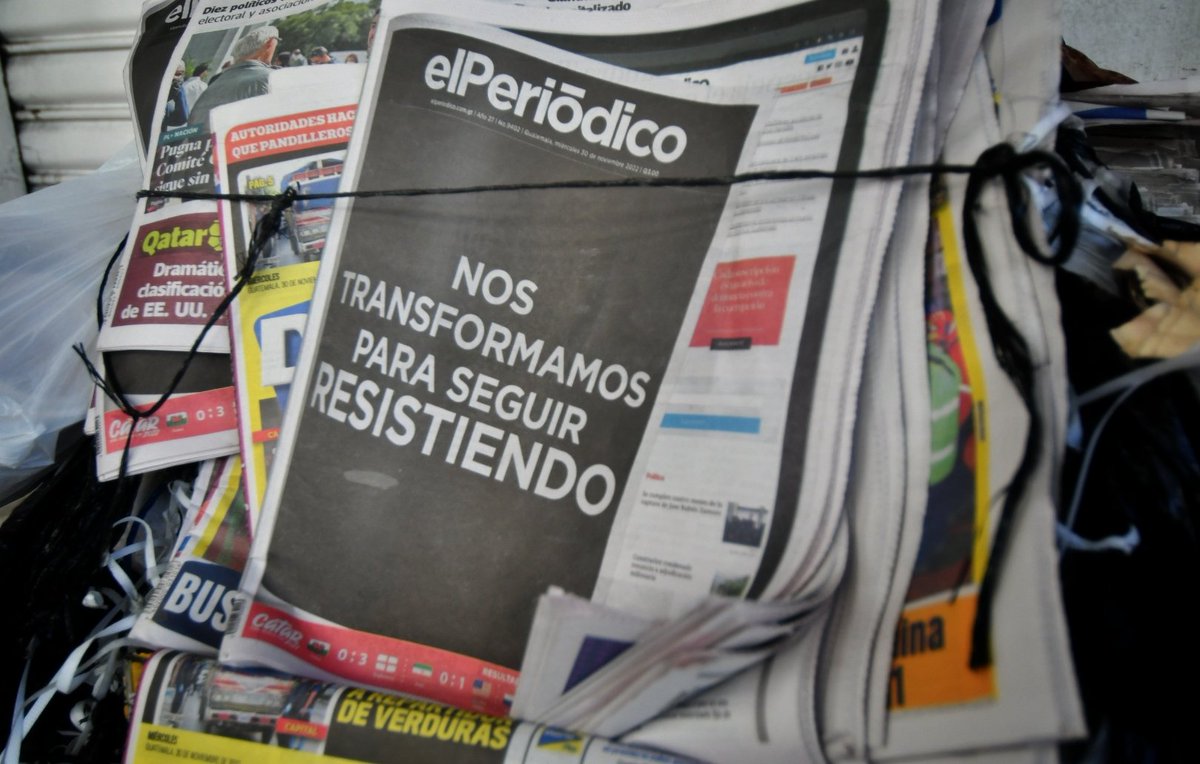 EmbajadaEspGt's tweet photo. En este #DíadelPeriodista, queremos reconocer también especialmente a @el_Periodico, un histórico y transcendental medio para el periodismo en Guatemala🇬🇹, que lamentablemente hoy publica su última edición impresa. https://t.co/4DTn0kgxsZ
