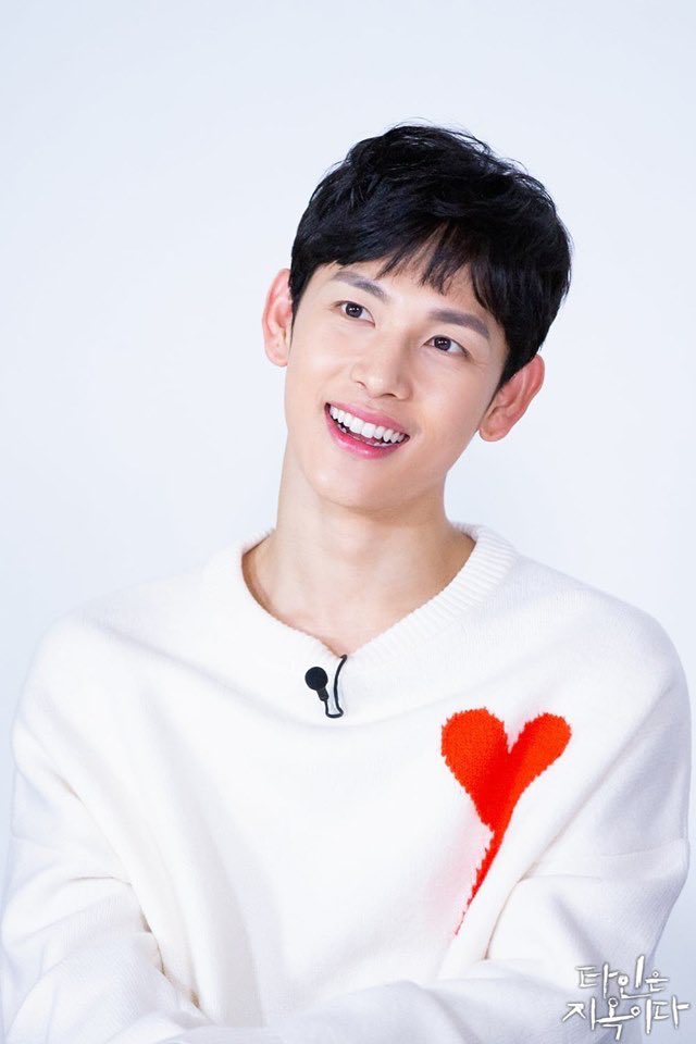 happyclover36's tweet photo. 생일 축하해요🎂🎉
シワンくん、お誕生日おめでとう😊う

#Siwan35thHappyDay
#Happy35thSiwanDay https://t.co/cOh4Y9Mcjd