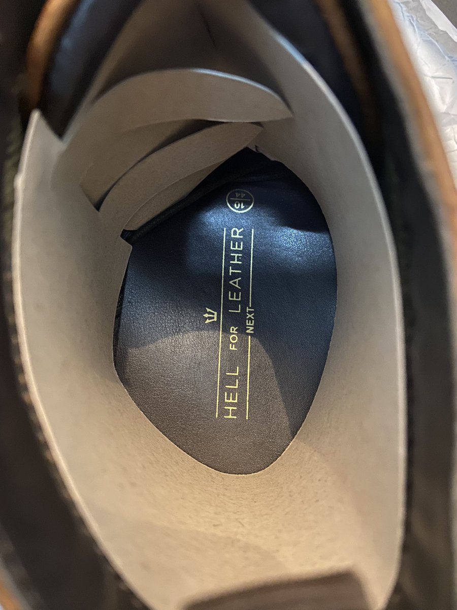 MichelleTomliss's tweet photo. Wow! Mouldy shoes just been delivered @nextofficial Clearly no quality check before despatch! https://t.co/cmq7p0UCZE