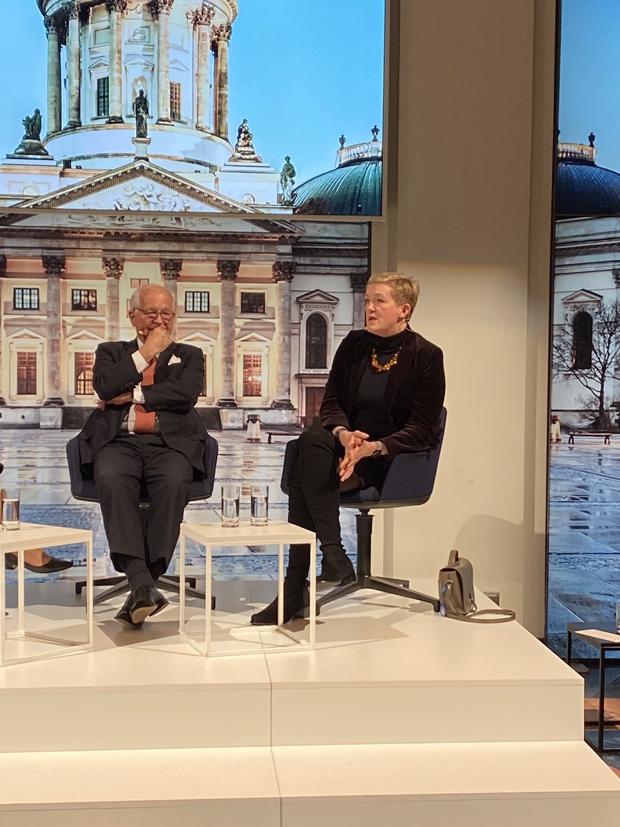 KfW's tweet photo. „Ohne die Lösung des Ukraine-Kriegs können wir auch alle anderen außenpolitischen Herausforderungen nicht lösen“ so Dr. Constanze Stelzenmüller, Director and Fritz Stern Chair von @BrookingsInst.
#BerlinerSalon #KfW https://t.co/G3qoweBGGU
