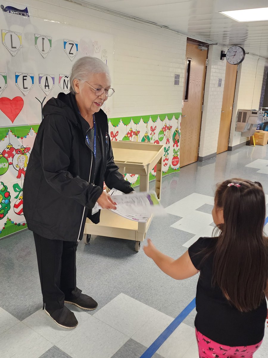 ZavalaElem's tweet photo. Happy birthday Mrs. Ofe!  We hope you have a blessed day.  Thank you for all you do for Zavala! #1VIP #BetterTogether https://t.co/MaCkaKJGEt