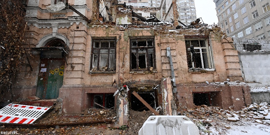 UNHumanRights's tweet photo. UN Human Rights Chief @volker_turk will visit #Ukraine from 4 to 7 December. He is scheduled to visit Kyiv and neighbouring areas, Kharkiv, Izium and Uzhhorod. Learn more: https://t.co/zubpldPw8S https://t.co/NHgC2xIh5G