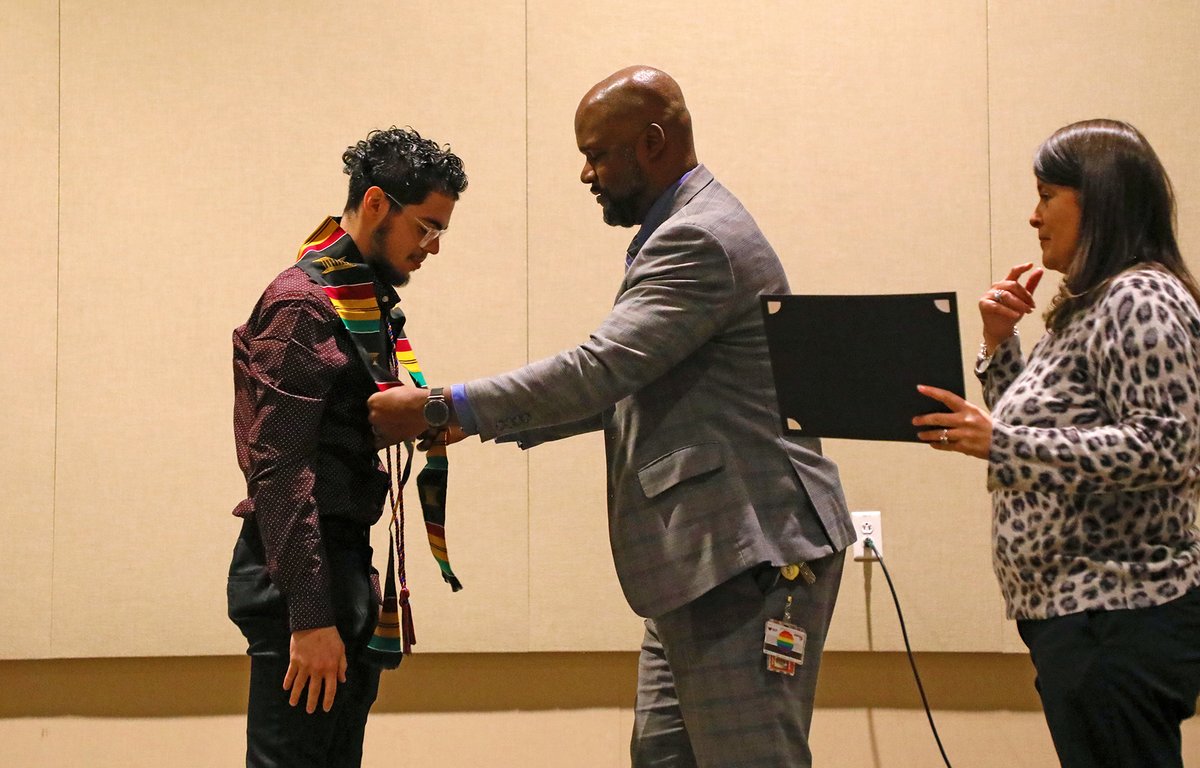 BloomsburgU's tweet image. &quot;With graduation now, comes a bigger challenge in life. May you face every challenge with your sincere efforts as you have always done before.&quot; 🎉🎓🐾 #FirstWorld #HuskyPride #BUClass2022 #BloomOnward #graduation 📸➡ flic.kr/s/aHBqjzMmm9