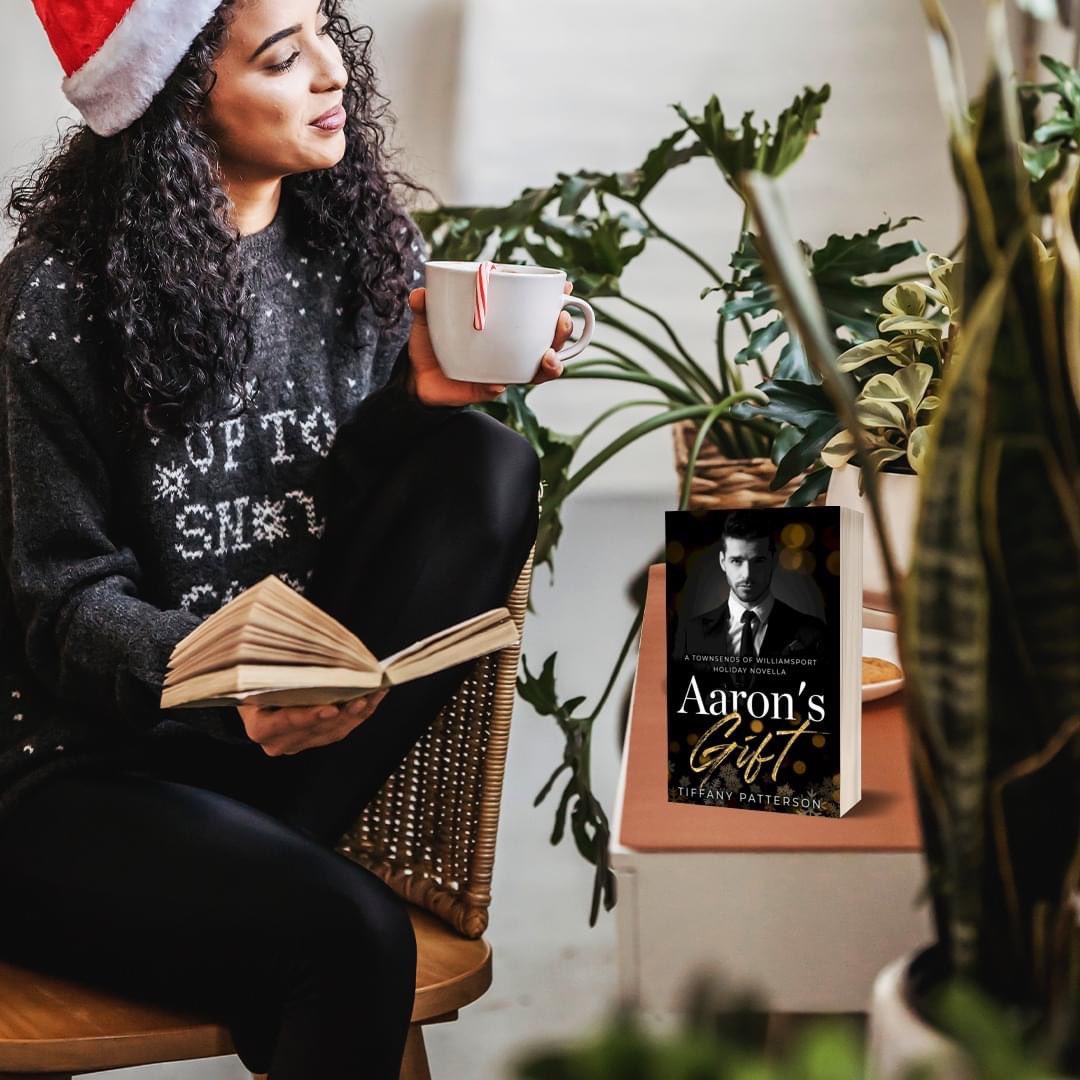 "For all the fans, old and new, this one should be on your reading list or in those stockings as stocking stuffers!"
Read FREE with KindleUnlimited!
Purchase here: mybook.to/aaronsgift