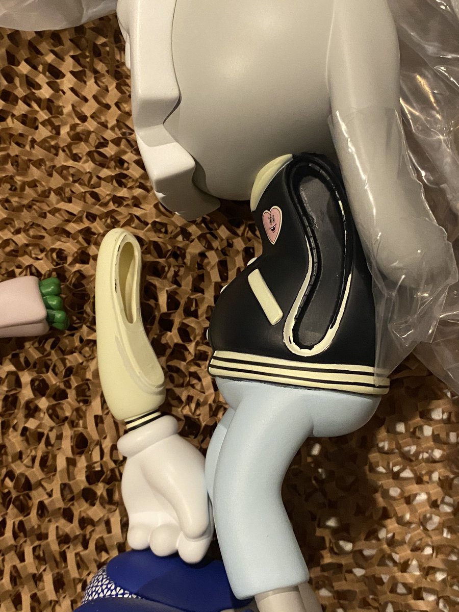 Garza2010Julio's tweet photo. @superplastic I emailed last week and still haven’t heard back about a replacement or refund. Now stuck on probably not buying the new ssur https://t.co/NIbLbxfzIb