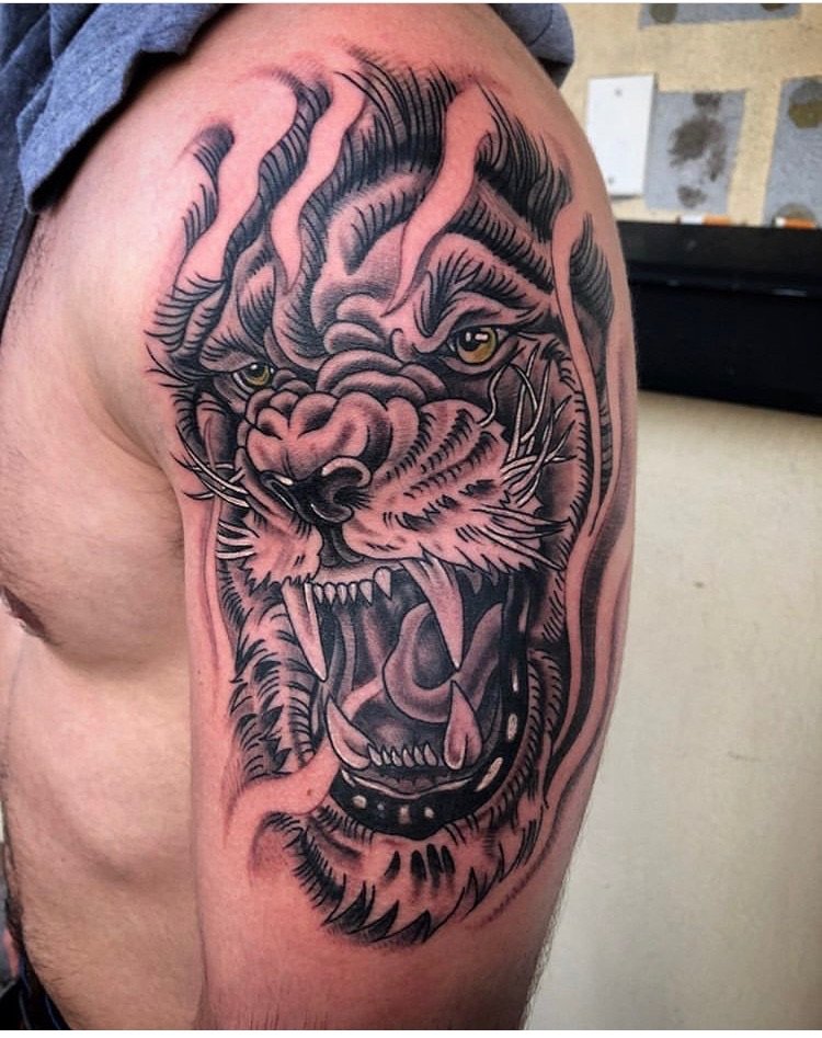 evermoretattoo's tweet photo. SPECIALTY: HORROR AND PUNK/SKATER TATTOOS.  AMERICAN TRADITIONAL. https://t.co/sq9NSdncqJ