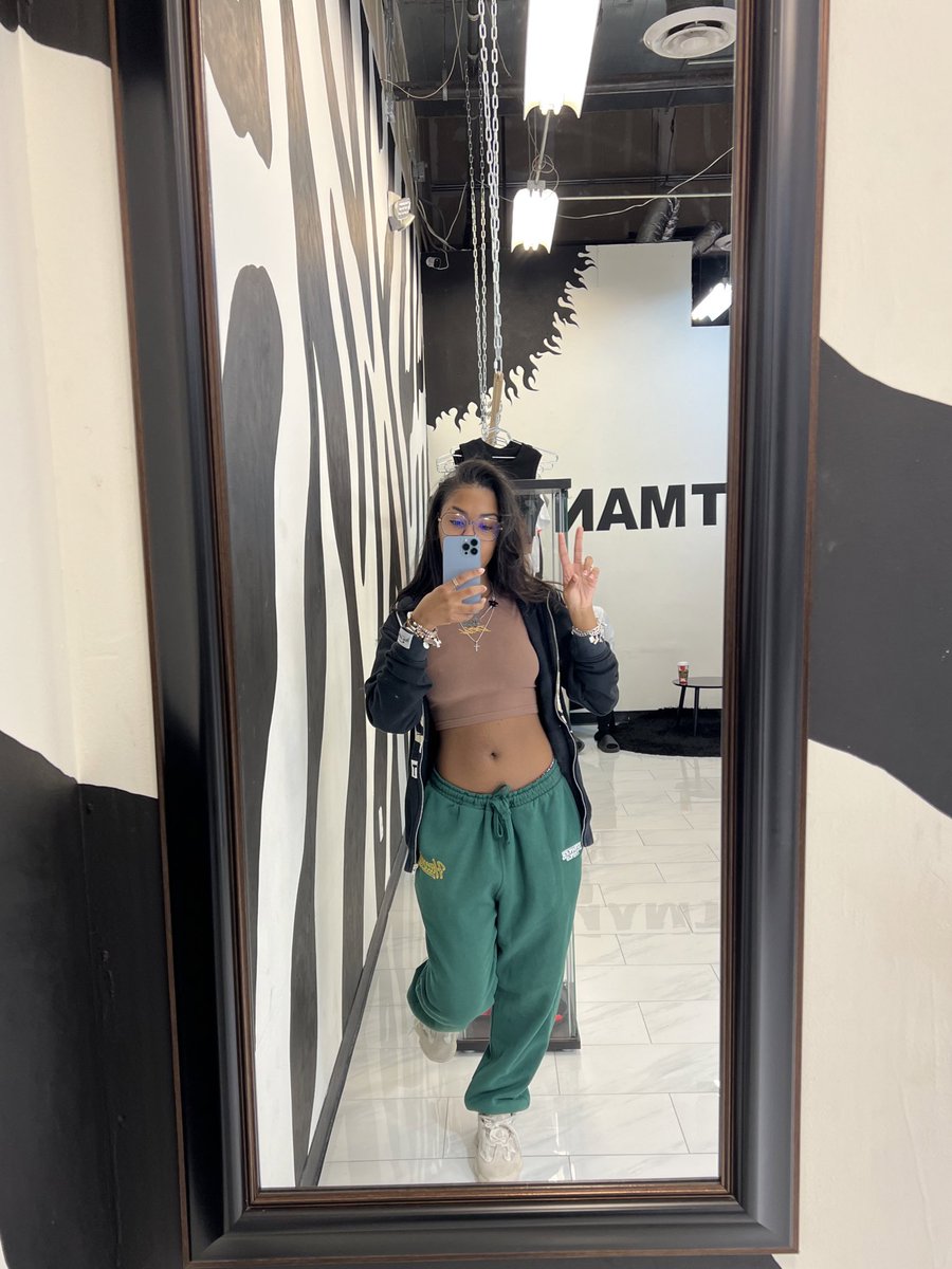 kel so pretty on Twitter "just throwing fits"