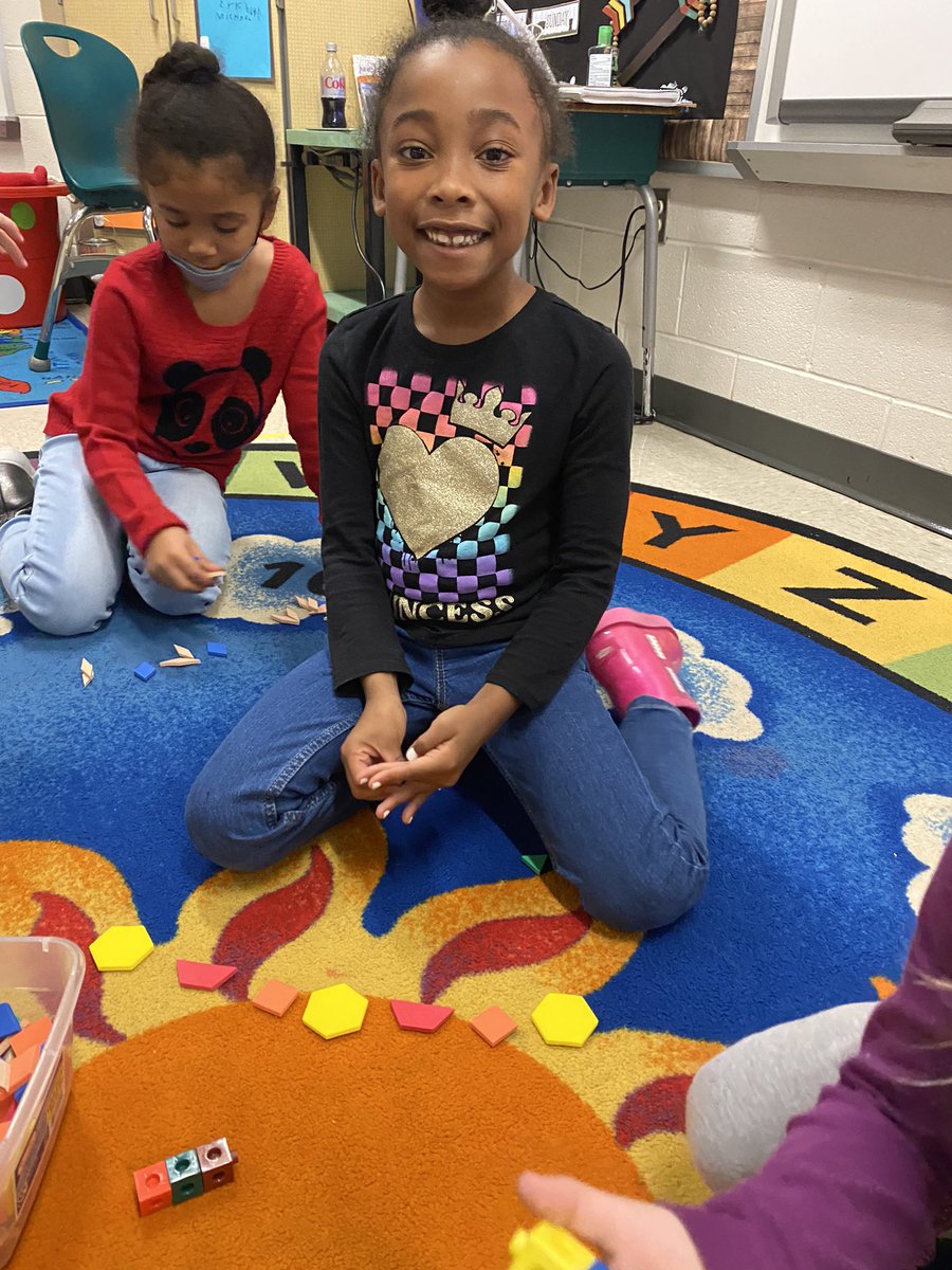 ashleymalk's tweet photo. Today in First Grade @CedarForestES we reviewed repeating patterns and then learned all about growing patterns. The class had a great time creating their own growing patterns with our math manipulatives. https://t.co/d844PnDW9w