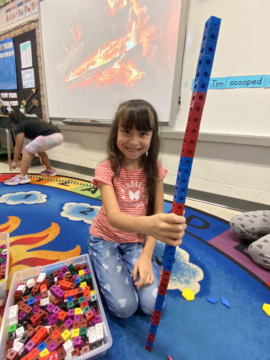 ashleymalk's tweet photo. Today in First Grade @CedarForestES we reviewed repeating patterns and then learned all about growing patterns. The class had a great time creating their own growing patterns with our math manipulatives. https://t.co/d844PnDW9w
