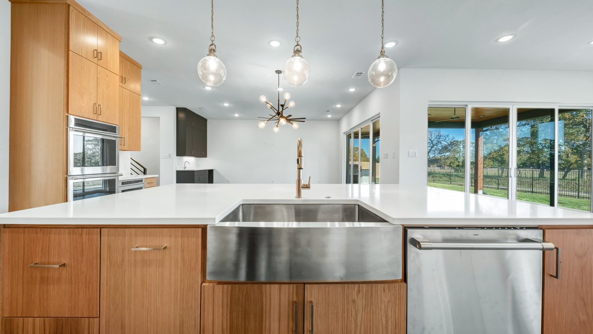 tm5team's tweet photo. Just SOLD!
New Builder Listing
4912 Crystal Ridge Ct
College Station, TX 77845
3,587 Sq Ft 
5 Beds, Baths
List Price: $949,900.00

Quick Link: https://t.co/IvcD0IA8eg

#4912CrystalRidge #RealEstate #TM5Team #JustSold #HomeOfTheDay https://t.co/s5oF7TZISI