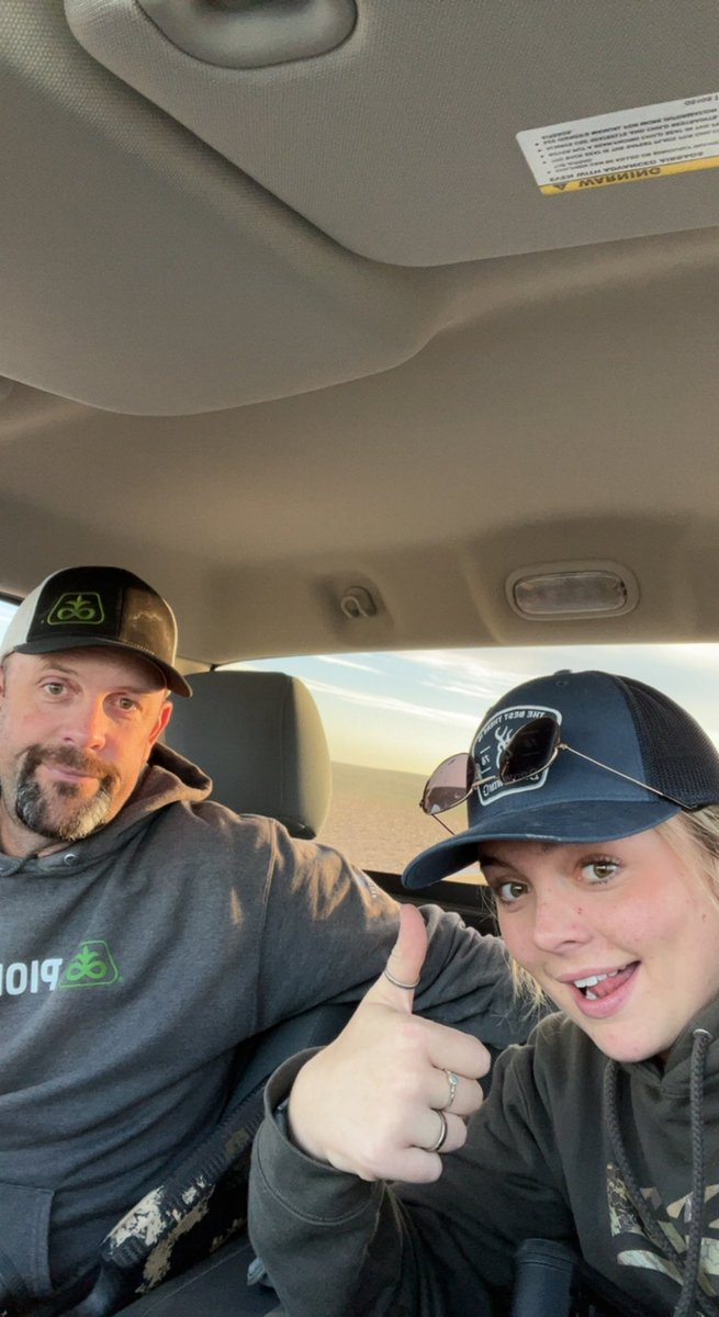 Hopping on Twitter to wish my free hunting guide a very happy birthday 😉