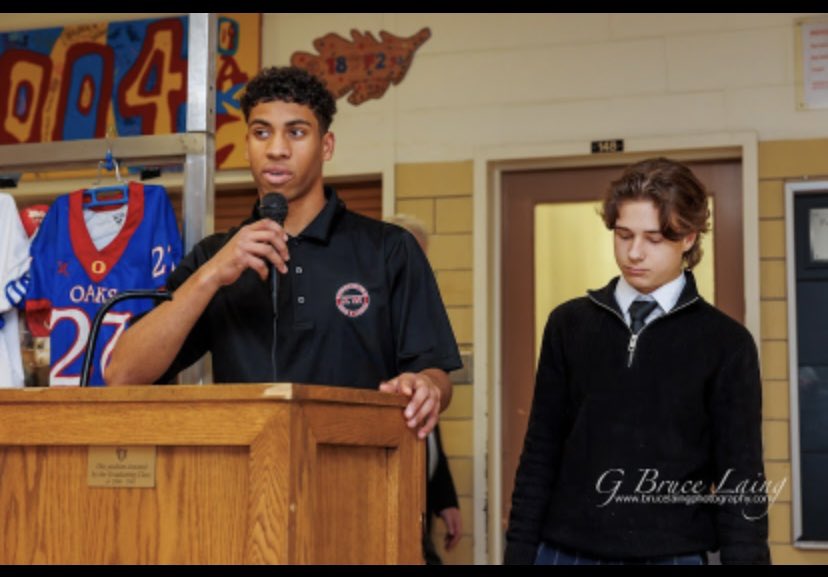 KadenKublinskas's tweet photo. Honoured to be chosen for the as a TVRA all star on the 1st team offense. As well as winning Offensive player of the year at the Oakridge football banquet 🔴🔵🟡 https://t.co/B9ILCxMjHU