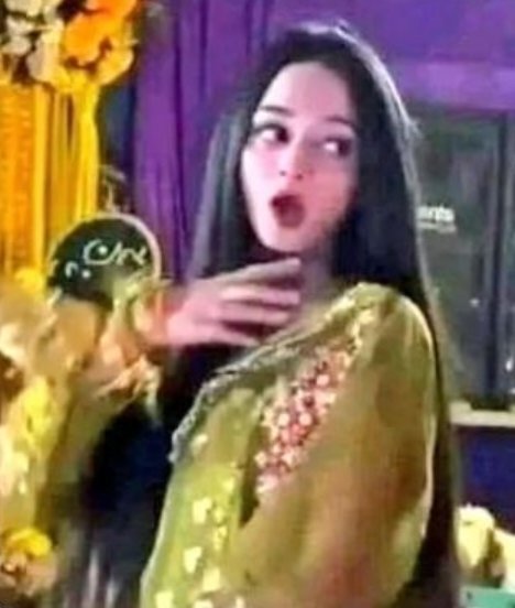 RaffiiShykh's tweet photo. Tujhy jb meny            Tujhy jb meny
Dekha💃                     Jana🧐 https://t.co/qecC2S5D3f