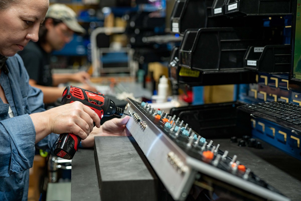 moogmusicinc's tweet image. Built with love to last a lifetime ❤️🎹

Our Minimoog Model D build livestream is happening now! Watch the instrument come to life in the hands of our production team.

youtu.be/nH2UM0kuT6E