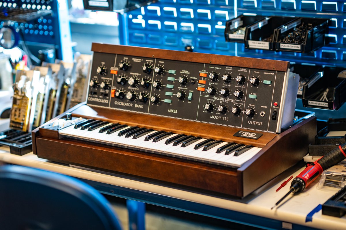 moogmusicinc's tweet image. Built with love to last a lifetime ❤️🎹

Our Minimoog Model D build livestream is happening now! Watch the instrument come to life in the hands of our production team.

youtu.be/nH2UM0kuT6E
