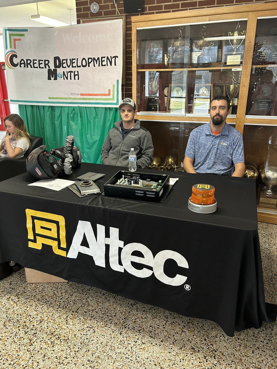 scsctecdc's tweet photo. Last Wednesday of Career Development Month and students at @eastsurryhs learned about Engineering Technology careers. @surrycc @AltecInc @ottenwellercompany https://t.co/G0l2xU9QmR