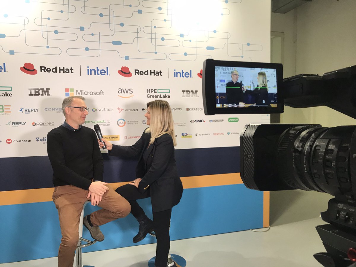 impresacity's tweet photo. #rhosd @Cineca1969, una storia di innovazione lunga oltre 50 anni. Sul palco il racconto del percorso #cloud e la scelta @RedHat https://t.co/H7rq0YVHXb