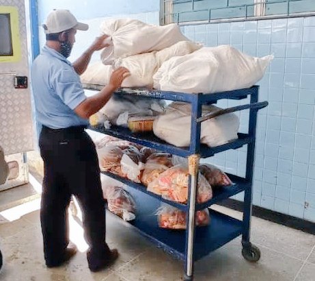 #30Nov |🇻🇪Directiva del <a href="/Hpgc_Ivss/">HOSPITAL DR. PEDRO GARCÍA CLARA</a> recibe proteínas a través de <a href="/mercalzulia/">Mercal Zulia</a>, para la atención de los pacientes hospitalizados en  por medio del servicio de Nutrición y Dietética, gracias a las políticas alimentaria del Gobierno Revolucionario garantizando su dieta balanceada