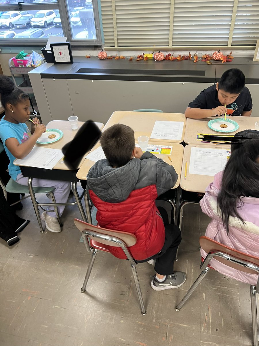 7Melinda7's tweet photo. We had so much fun learning about Weathering and Erosion with our cookie experiment! The best part was getting a new cookie after to eat. #secondgradefun https://t.co/vZoW9ocmoY