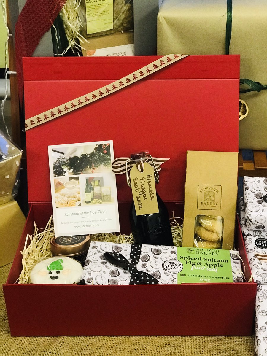 SideOven's tweet photo. What will you put in yours?! 🎄 🎁
these hamper boxes r free when you fill them with our goodies! Come to our Christmas shop & create a fabulous hamper of your choice! next open: Friday 2nd December 11am till 3pm
#organicbakery #organicbread #christmasgifts #christmashampers https://t.co/AkdohDjBMg