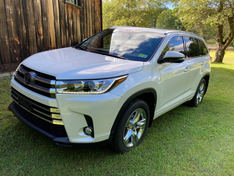 cars_gem's tweet photo. Superb 2018 Toyota Highlander for sale at Gem Classic Cars in New Hampshire: https://t.co/qfa9pklhCA

#carsforsale #cars #toyotasale #deal #SUV https://t.co/pZHkFNtfwF